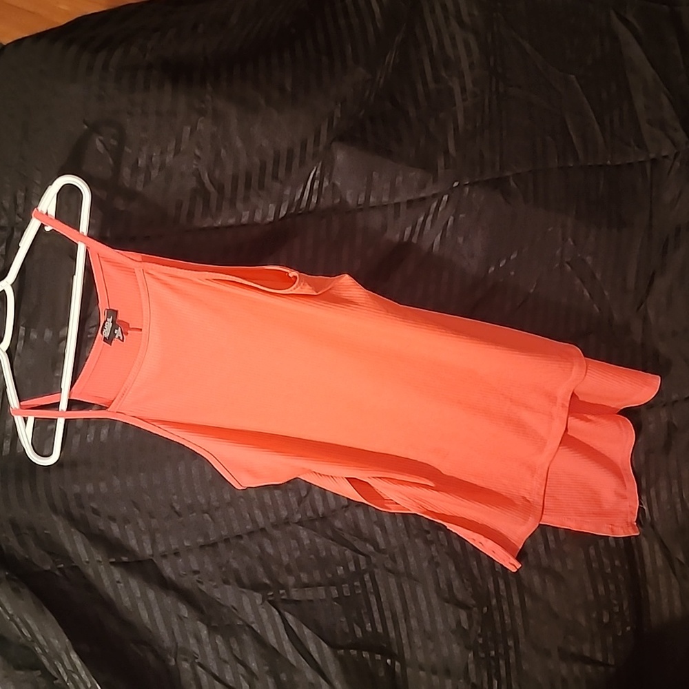 This is hot pink. Rouge size 1xl